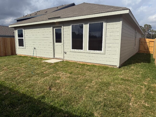 18716 Loom Dr in Conroe, TX - Foto de edificio - Building Photo