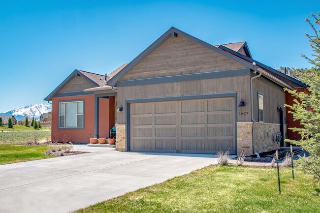 1627 River Bend Way in Glenwood Springs, CO - Building Photo - Building Photo