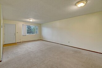 Brighton Woods in Anchorage, AK - Building Photo - Building Photo