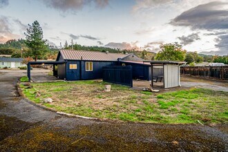 1223 Locust St in Oakland, OR - Building Photo - Building Photo