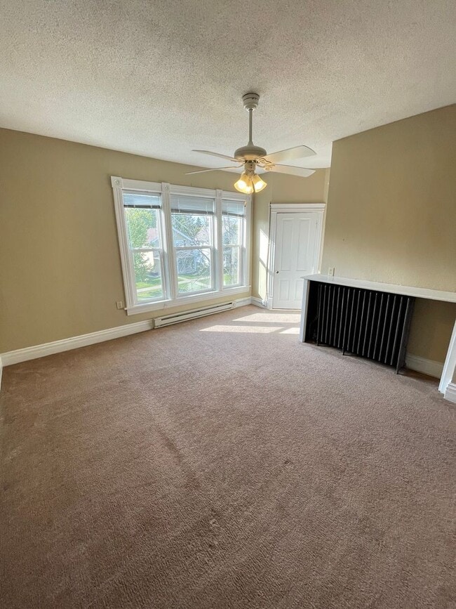 4729 McCulloch St in Duluth, MN - Building Photo - Building Photo