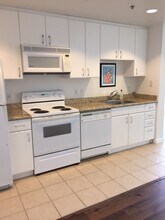 250 King St, Unit 738 in San Francisco, CA - Building Photo - Building Photo