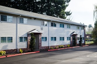 Fircrest Apartments 1159-F in Portland, OR - Foto de edificio - Building Photo