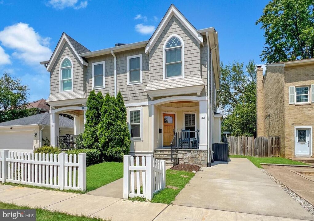 23 W Chapman St in Alexandria, VA - Building Photo