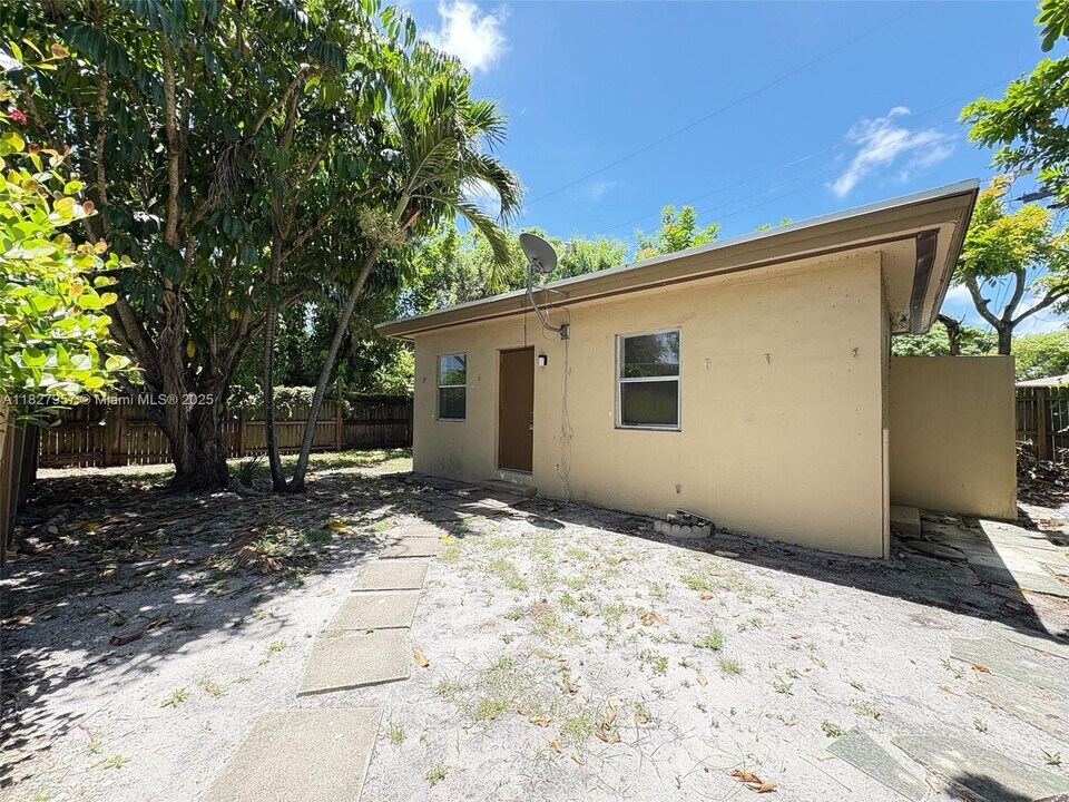 2840 Funston St in Hollywood, FL - Building Photo