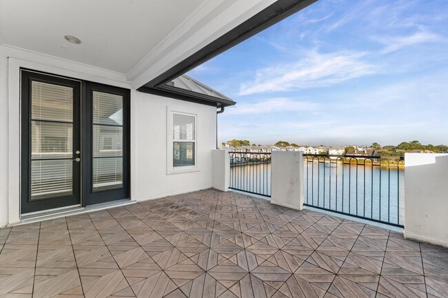 property at 2202 Lakeshore Edge Dr