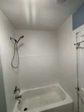 614 Sampson Ave, Unit A in Willow Grove, PA - Building Photo - Building Photo