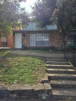 404 Central Park Dr in Arlington, TX - Building Photo