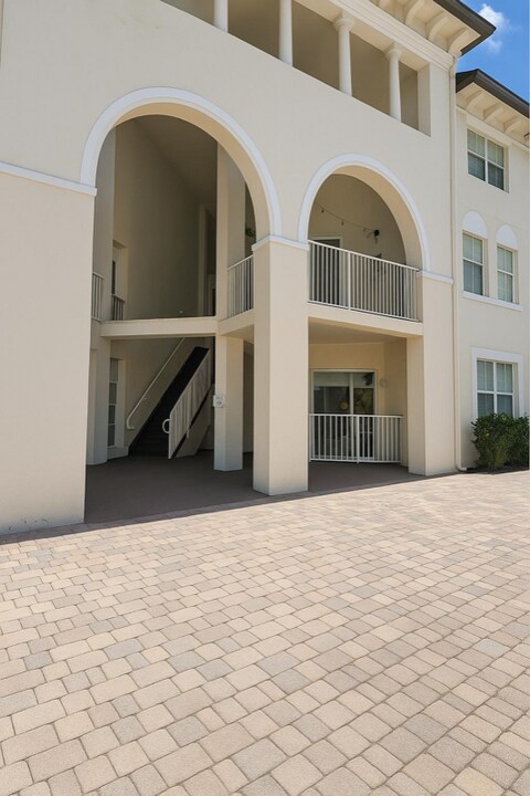 11501 NW 89th St, Unit 2 in Doral, FL - Building Photo