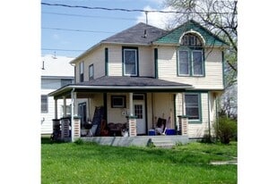 1008 N Oak St in Rolla, MO - Building Photo