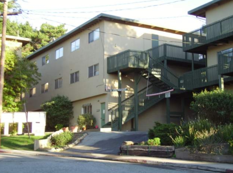 Arkwright Apartments in Pacific Grove, CA - Building Photo