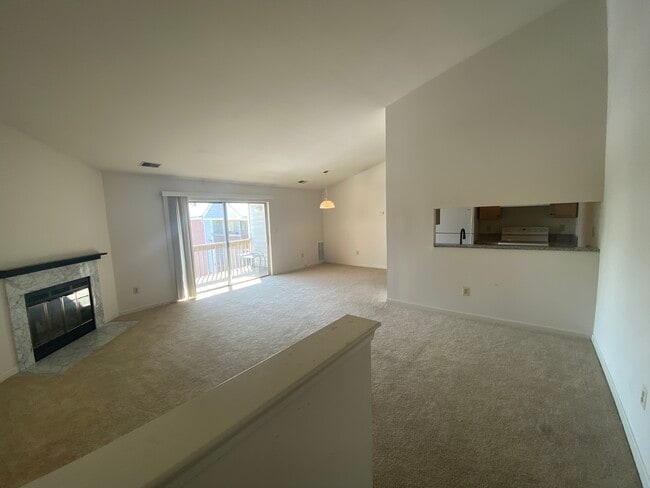 105 Three Coin Way, Unit #302 in Glen Burnie, MD - Building Photo - Building Photo