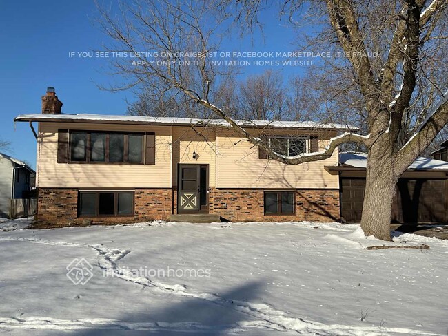 12225 Allen Dr in Burnsville, MN - Building Photo - Building Photo