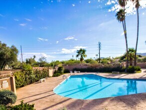 2393 W Palo Dulce Dr in Tucson, AZ - Building Photo - Building Photo