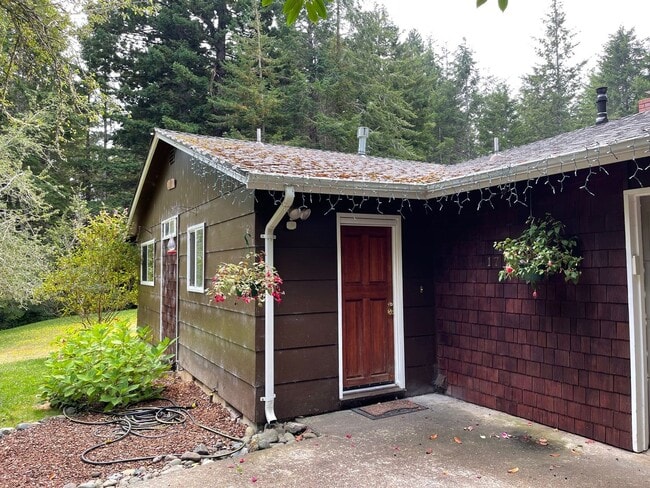 1770 Fox Farm Rd in Trinidad, CA - Building Photo - Building Photo