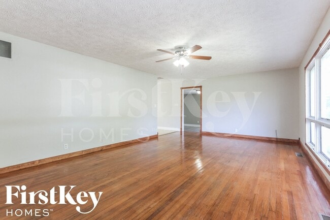 6605 W 14th St in Indianapolis, IN - Foto de edificio - Building Photo