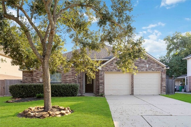 15018 Summer Knoll Ln in Houston, TX - Building Photo - Building Photo