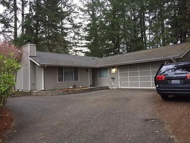 property at 8520 Harvard Ct SE