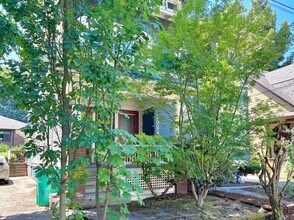 1522-1524-1524 SE Belmont St in Portland, OR - Building Photo - Building Photo
