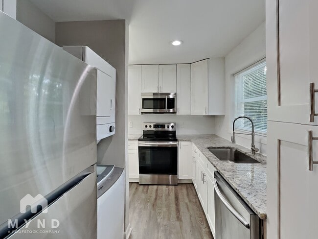 property at 1324 N Cliff Valley Way NE