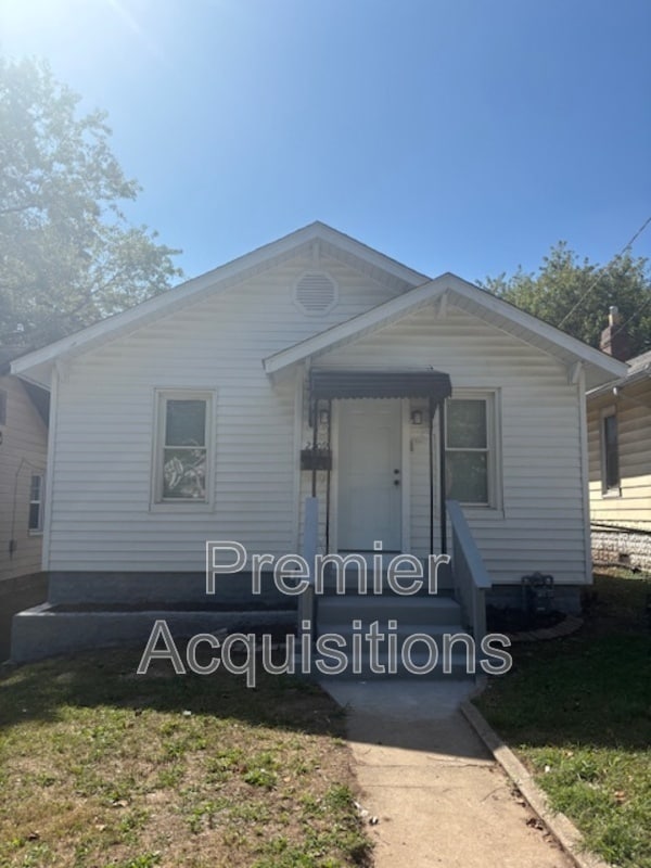 property at 2709 Sanford Ave