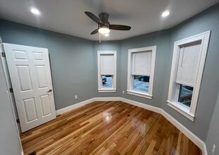15 Harold St, Unit 1 in Somerville, MA - Building Photo - Building Photo