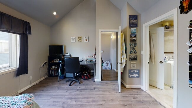 329 W 4th St in Boston, MA - Building Photo - Building Photo