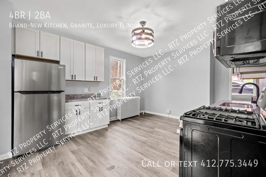 2147 Lincoln Blvd in Elizabeth, PA - Building Photo