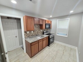 144 Chestnut St in Dundalk, MD - Foto de edificio - Building Photo