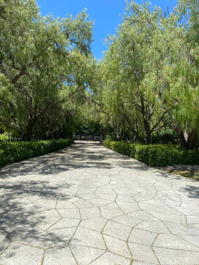 3740 Roblar Ave in Santa Ynez, CA - Building Photo - Building Photo