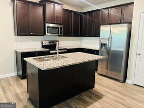 4957 Elm Brook Dr in Atlanta, GA - Building Photo - Building Photo