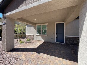 211 Vanhoy Ave in Henderson, NV - Building Photo - Building Photo