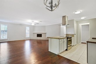 6 Basal Briar Ct in The Woodlands, TX - Building Photo - Building Photo