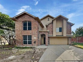 921 Mockingbird Dr in Saginaw, TX - Building Photo