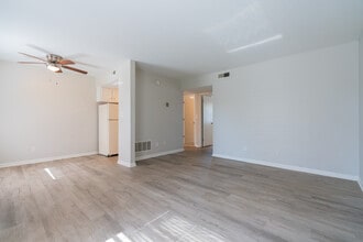 The Rockford Arms Apartment Community in Shively, KY - Foto de edificio - Interior Photo