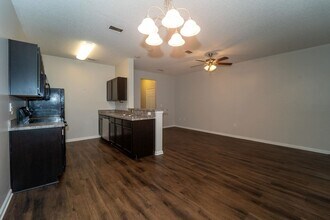211 Moultrie Village Ln in St. Augustine, FL - Building Photo - Building Photo