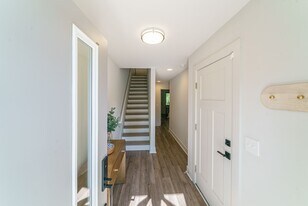 7318 Swans Run Rd in Charlotte, NC - Building Photo