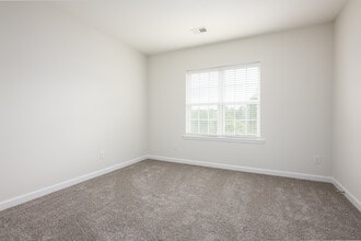 Arrowhead Apartments in Mebane, NC - Foto de edificio - Building Photo