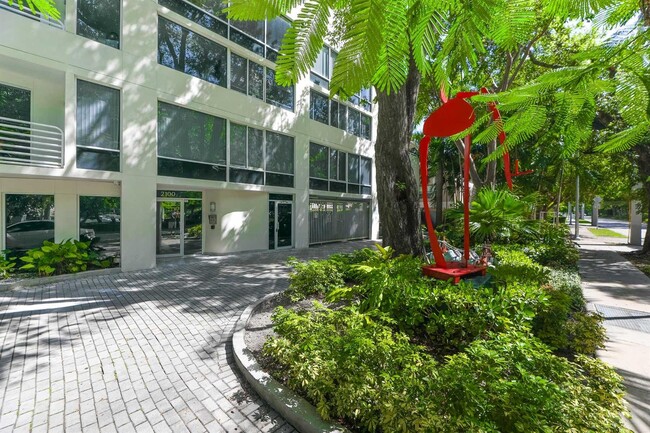 2100 Brickell Ave, Unit 404 in Miami, FL - Foto de edificio - Building Photo