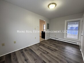 6 Summer St in Waterville, ME - Building Photo - Building Photo