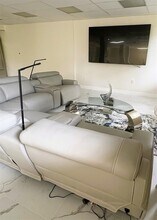 900 NE 195th St in Miami, FL - Building Photo - Building Photo