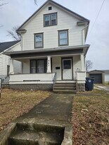 967 Davis St in Akron, OH - Building Photo
