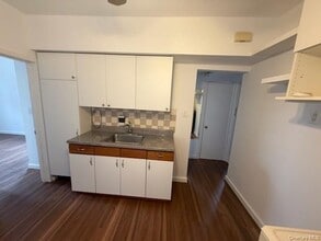 57-66 63rd St in Queens, NY - Building Photo - Building Photo