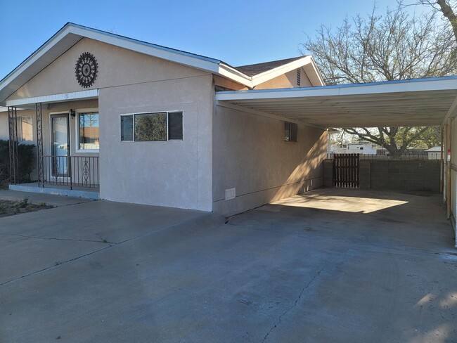 3 Yale Pl in Roswell, NM - Building Photo - Building Photo