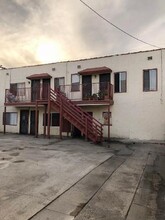 1825 Cherry Ave in Long Beach, CA - Building Photo - Building Photo