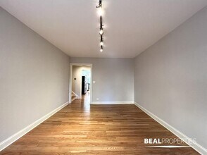 2323 N Rockwell St in Chicago, IL - Building Photo - Building Photo