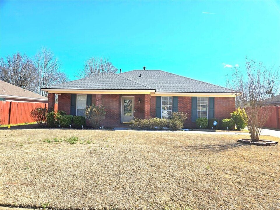 5825 Portsmouth Dr in Montgomery, AL - Building Photo