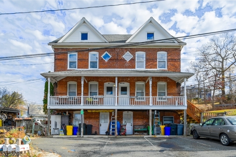 12 Hillside Ave in Rockaway, NJ - Building Photo