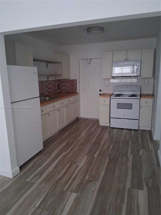 2710 NW 6th St in Pompano Beach, FL - Building Photo - Building Photo