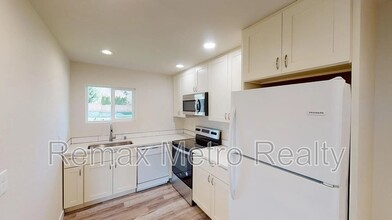 7153 Fauntleroy Wy SW in Seattle, WA - Building Photo - Building Photo